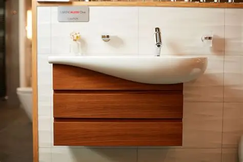 Bathroom fittings and showroom display at Merritt and Fryers
